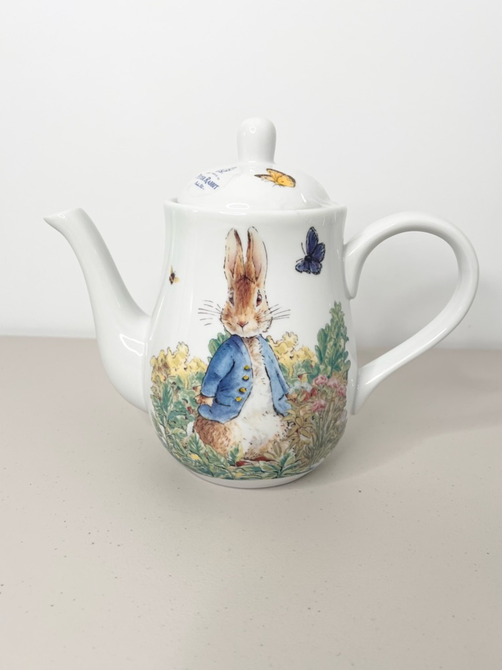 NEW Beatrix Potter The World of Peter Rabbit Ceramic Tall Tea Pot Coffee Pot